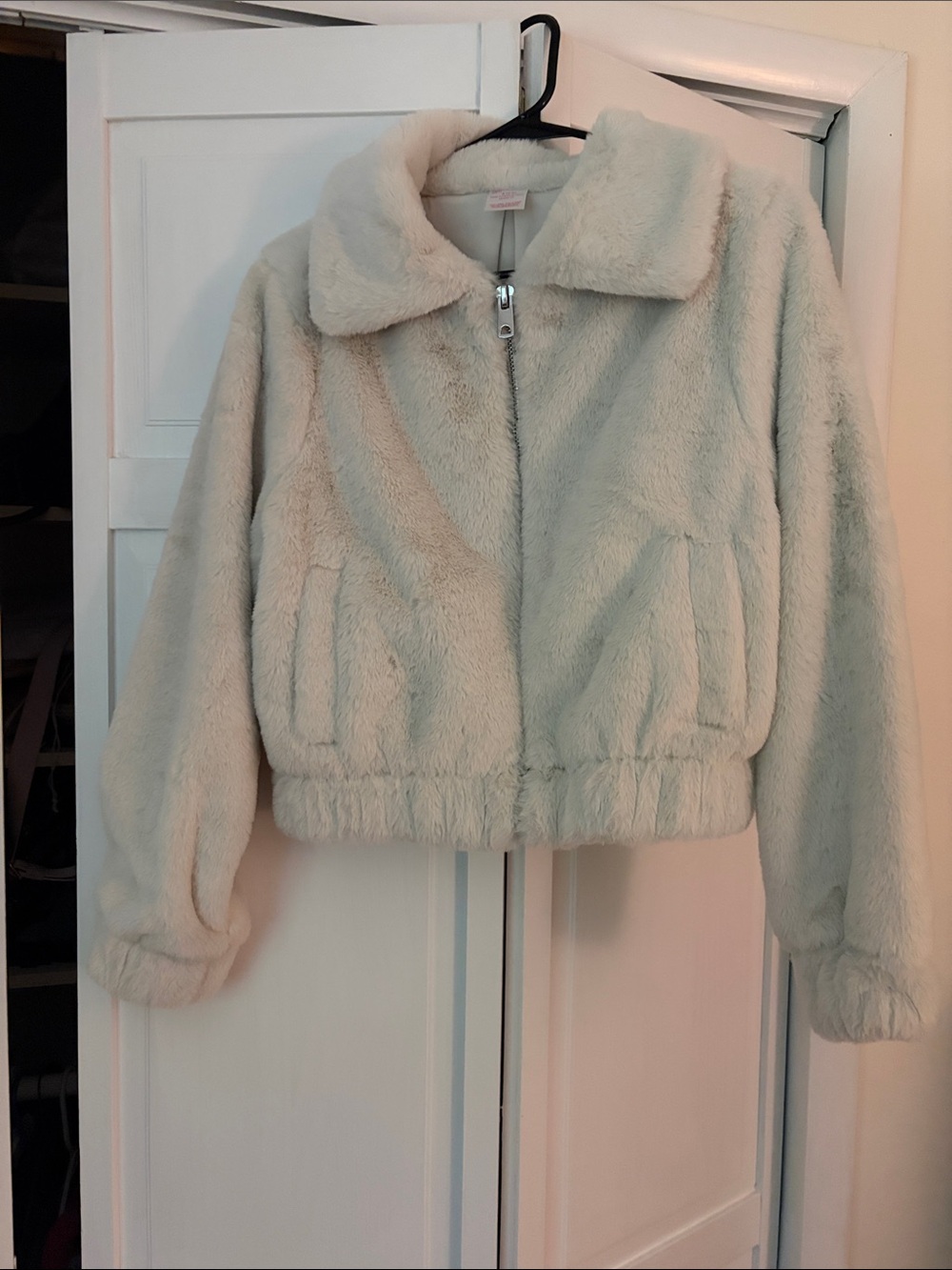 Faux Fur cropped jacket in Cream